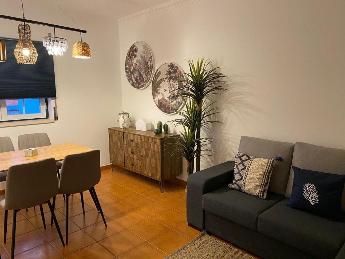 Country Town Apartment Almeirim Exteriör bild