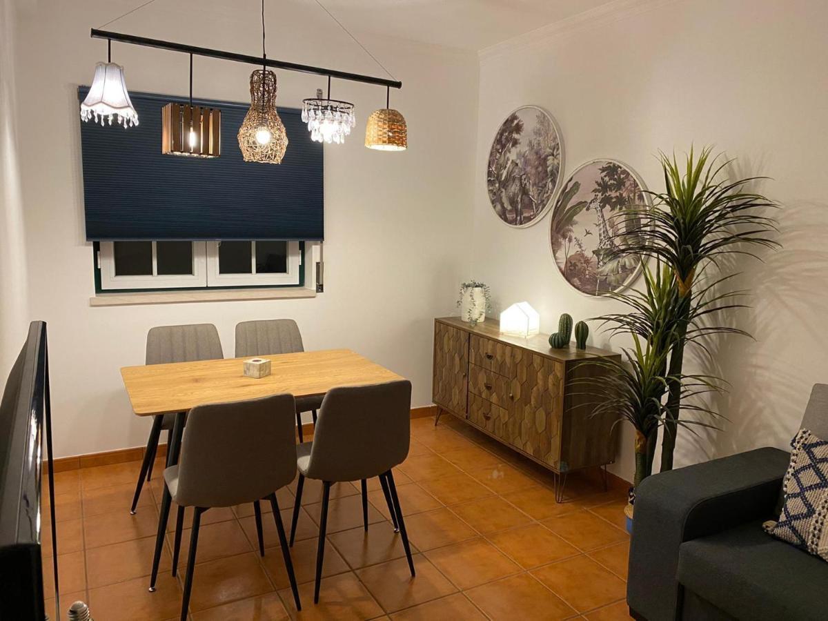 Country Town Apartment Almeirim Exteriör bild